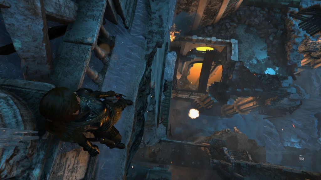 Rise of the Tomb Raider: Lara walking an ice encrusted ledge in an full plate armor set